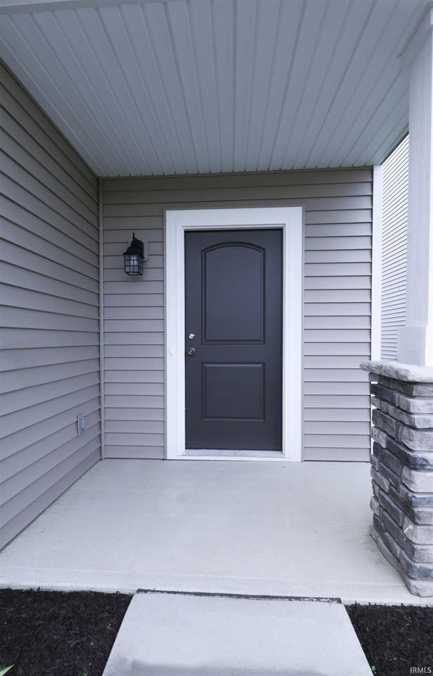 3589 Canal Square Dr - Photo 2 of 17