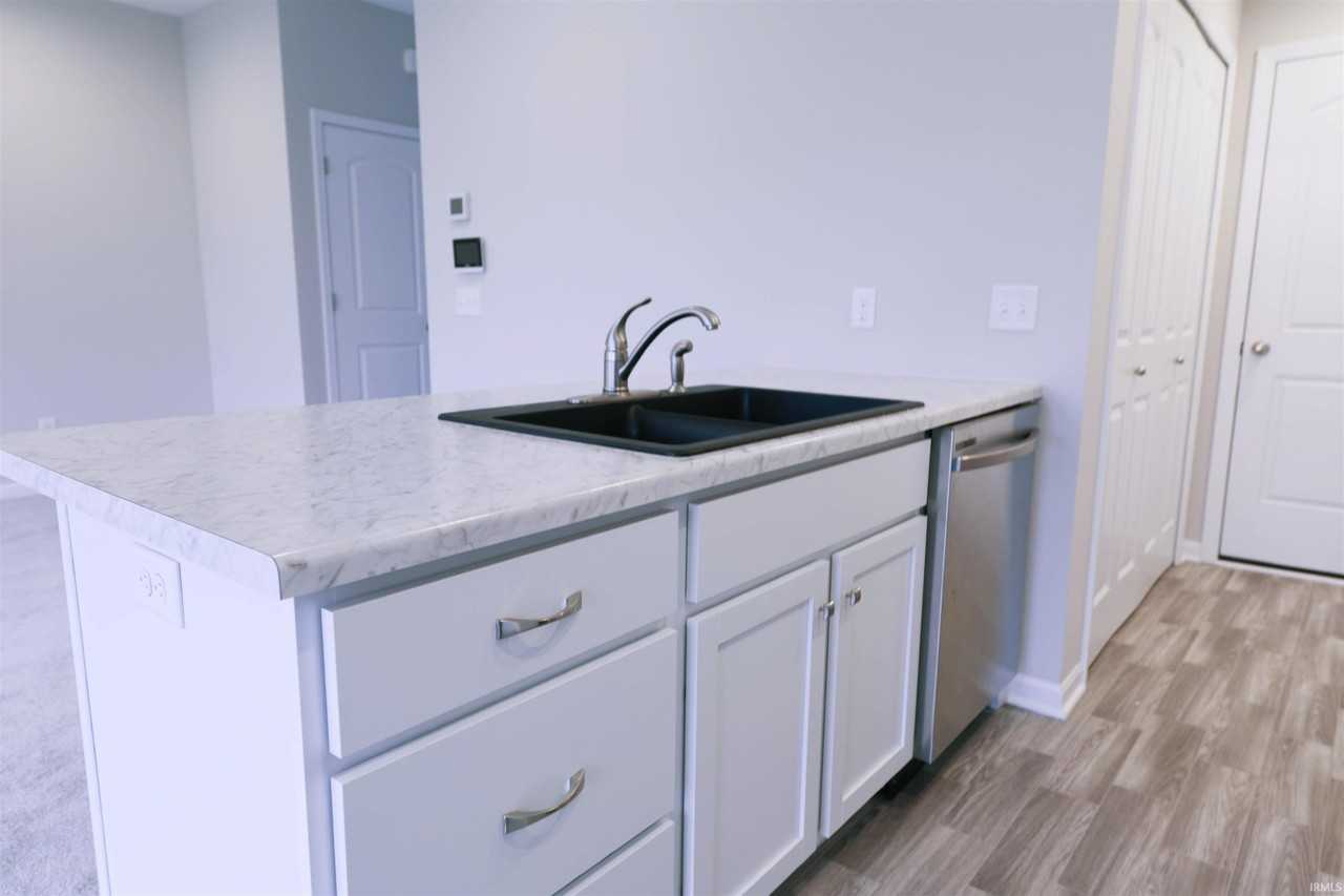 3589 Canal Square Dr - Photo 7 of 17