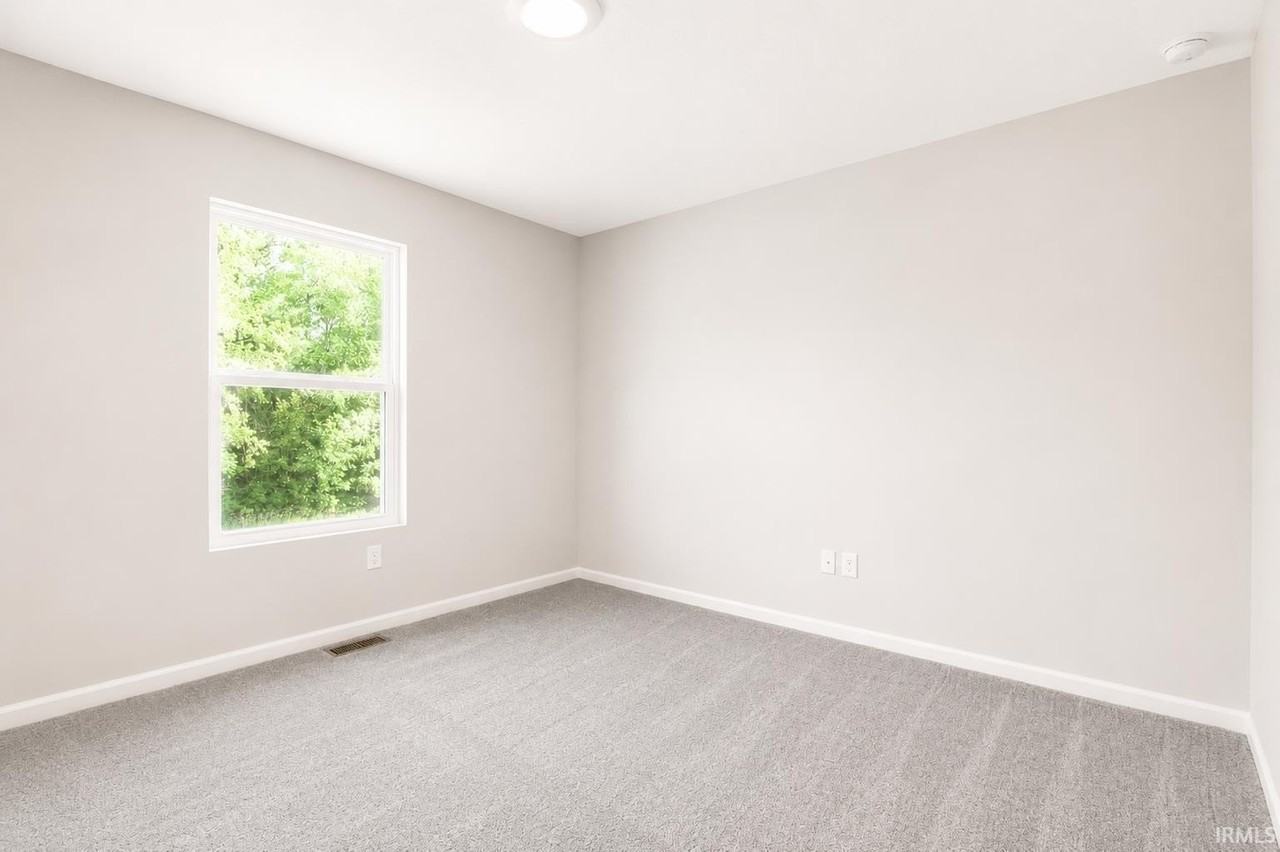 3559 Canal Square Dr - Photo 6 of 35