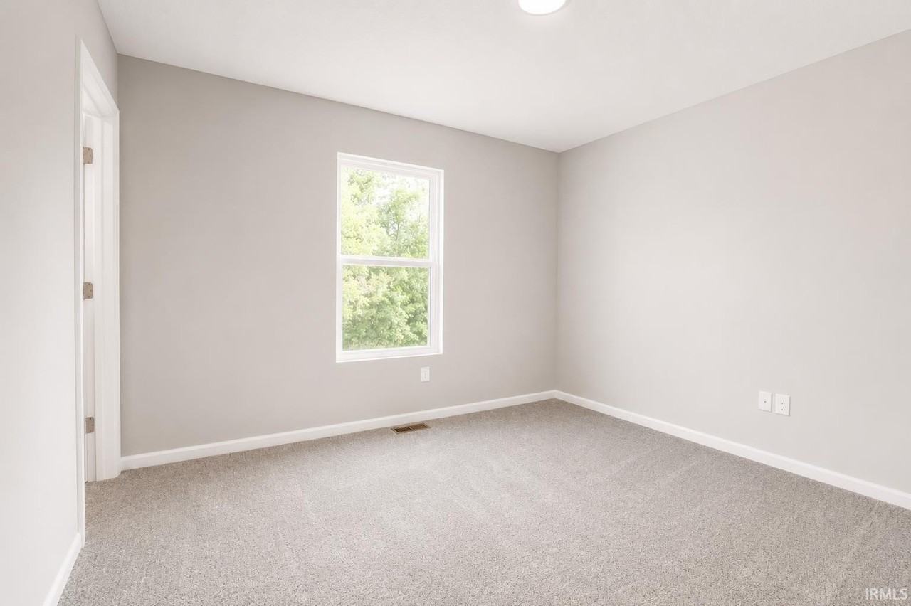 3559 Canal Square Dr - Photo 7 of 35