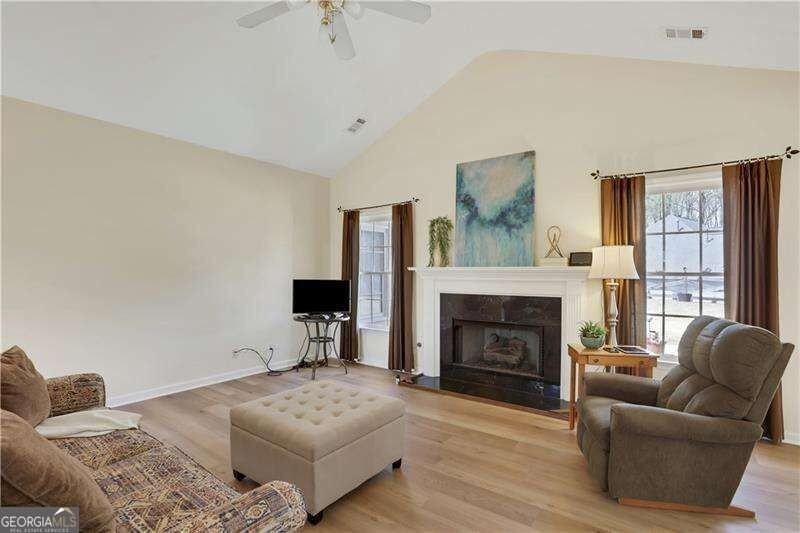 6505 Daniel Ct - Photo 4 of 24