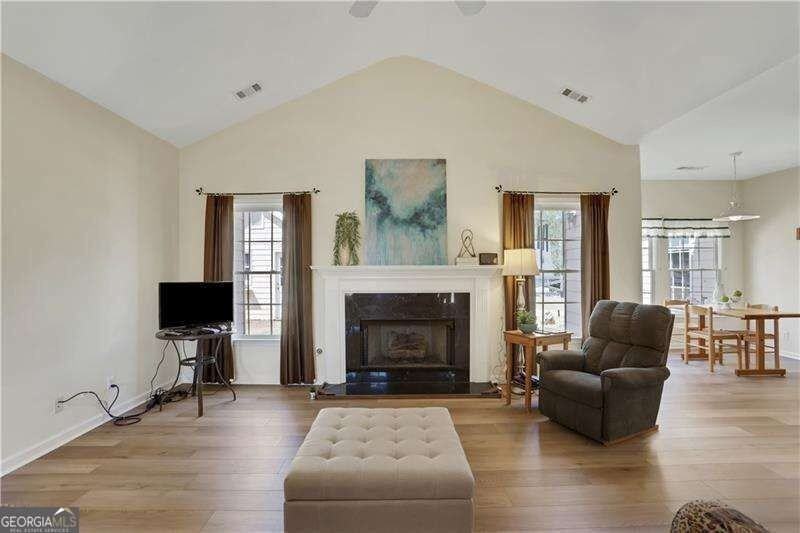 6505 Daniel Ct - Photo 6 of 24