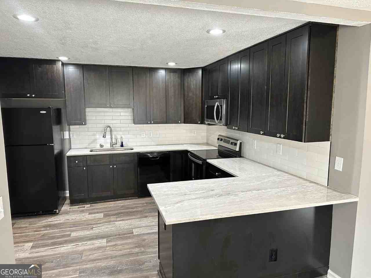 1545 Gaylor Dr Se - Photo 3 of 30