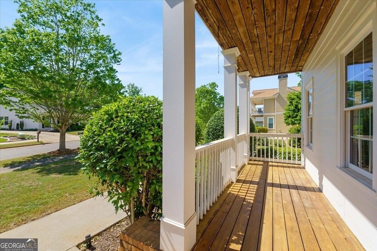 728 Markhams Dr - Photo 2 of 50