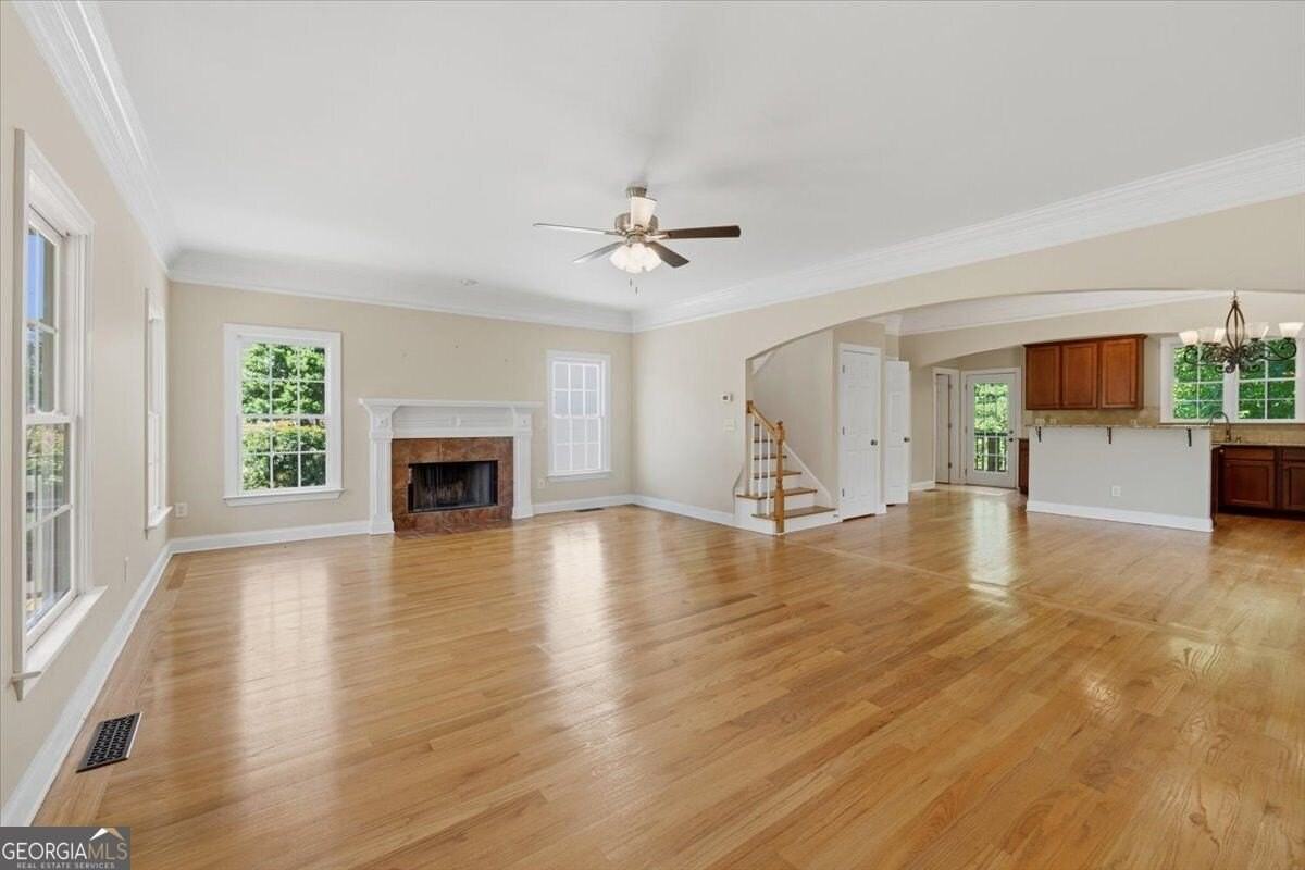 728 Markhams Dr - Photo 3 of 50