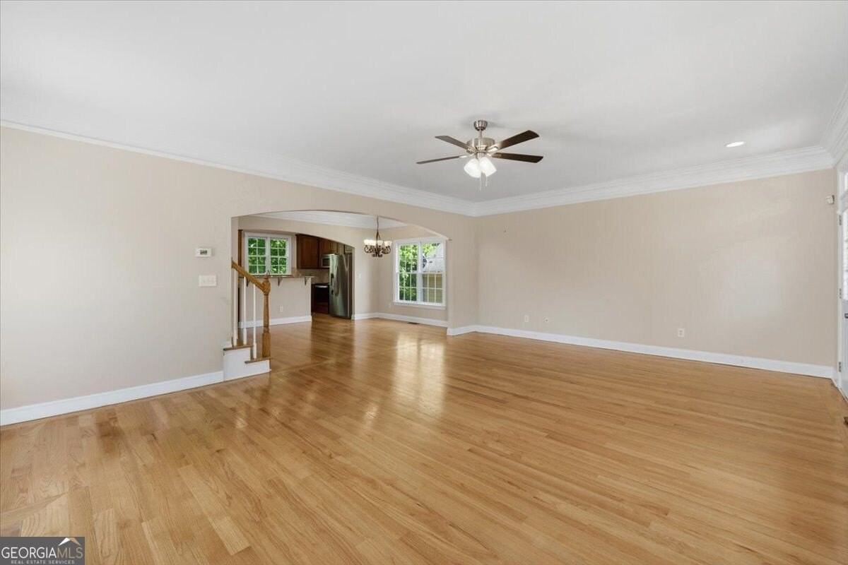 728 Markhams Dr - Photo 4 of 50