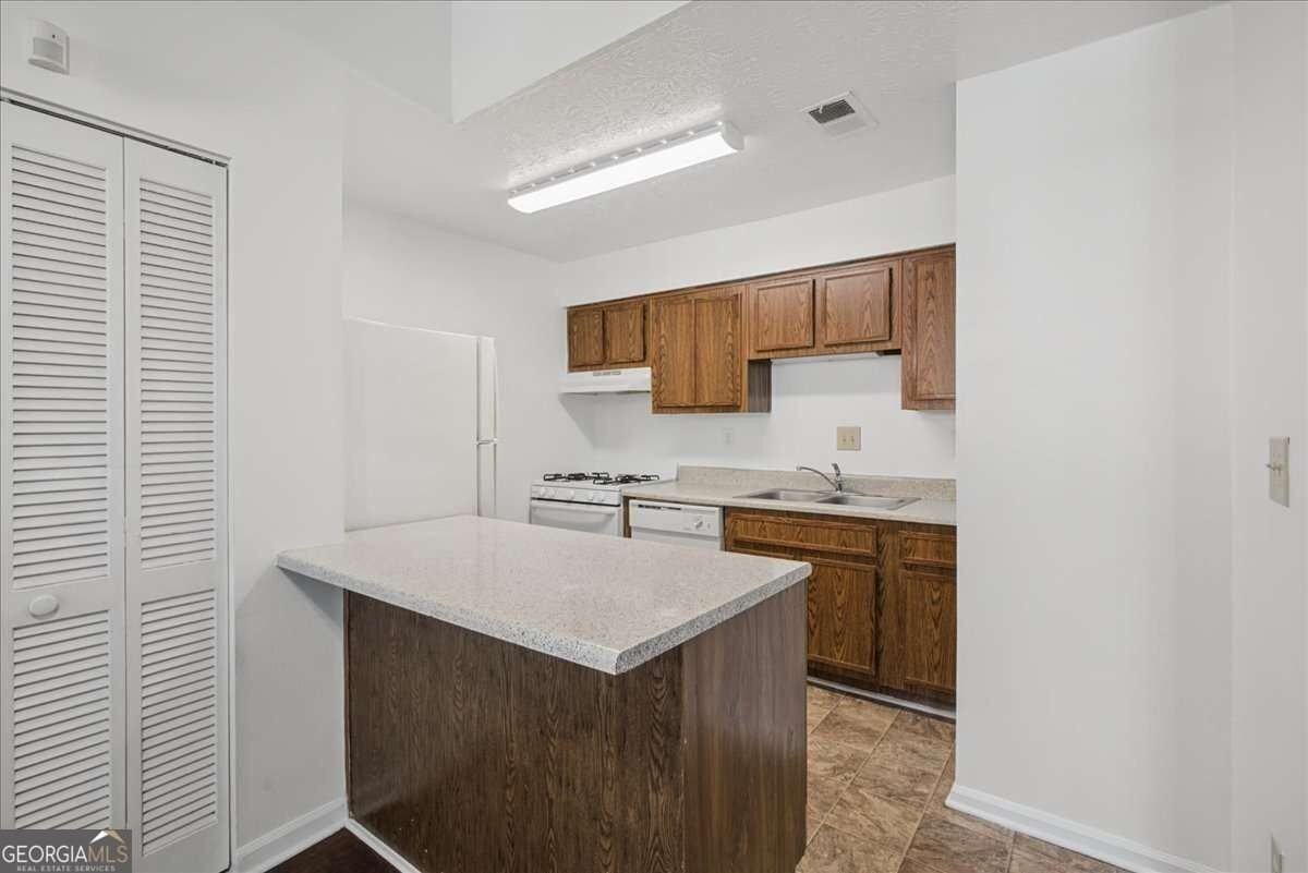 1205 Natchez Trce Sw #B - Photo 6 of 37