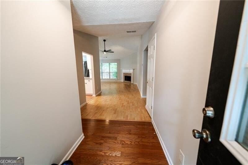3820 Oak Park Dr - Photo 5 of 38