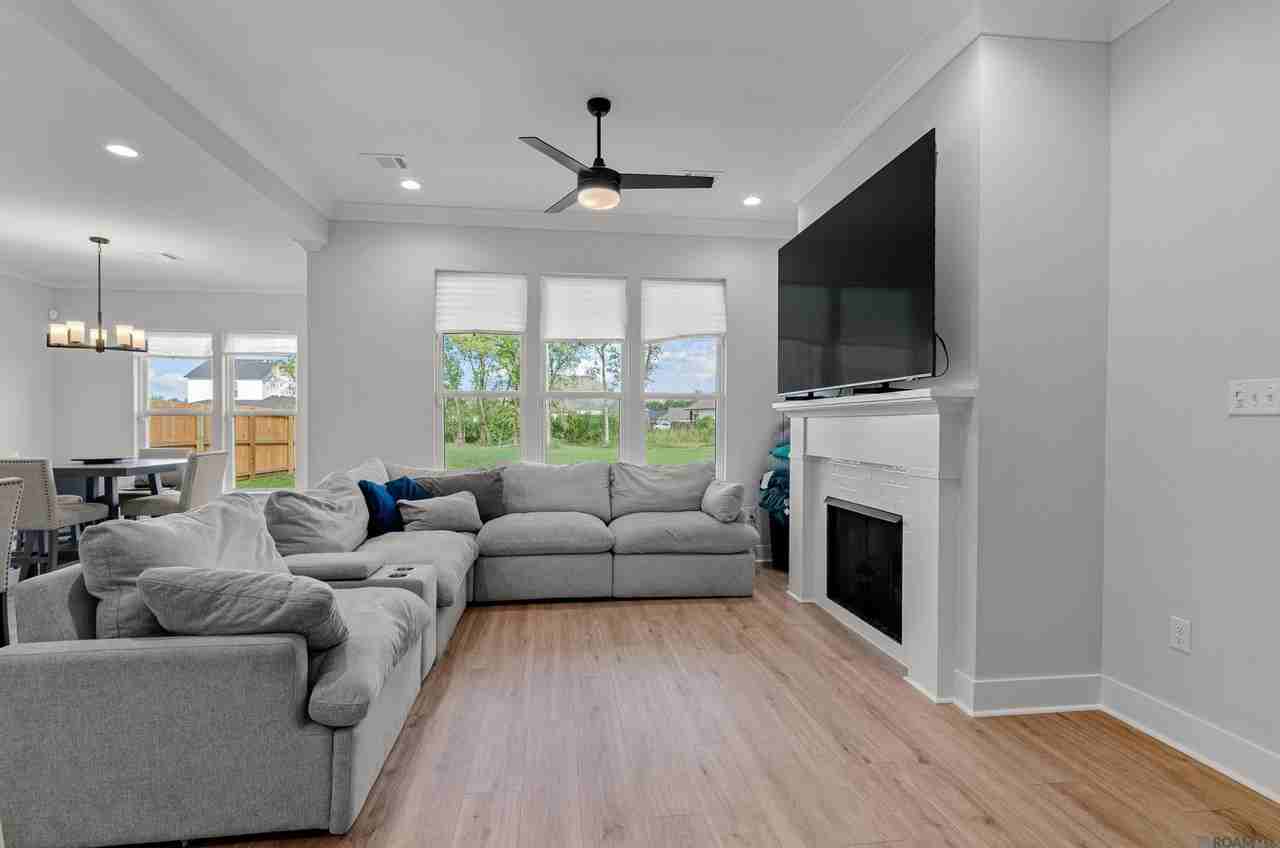 14436 Belle Maison Ave - Photo 3 of 17