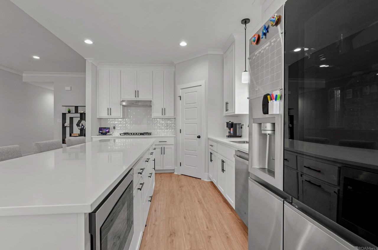 14436 Belle Maison Ave - Photo 6 of 17