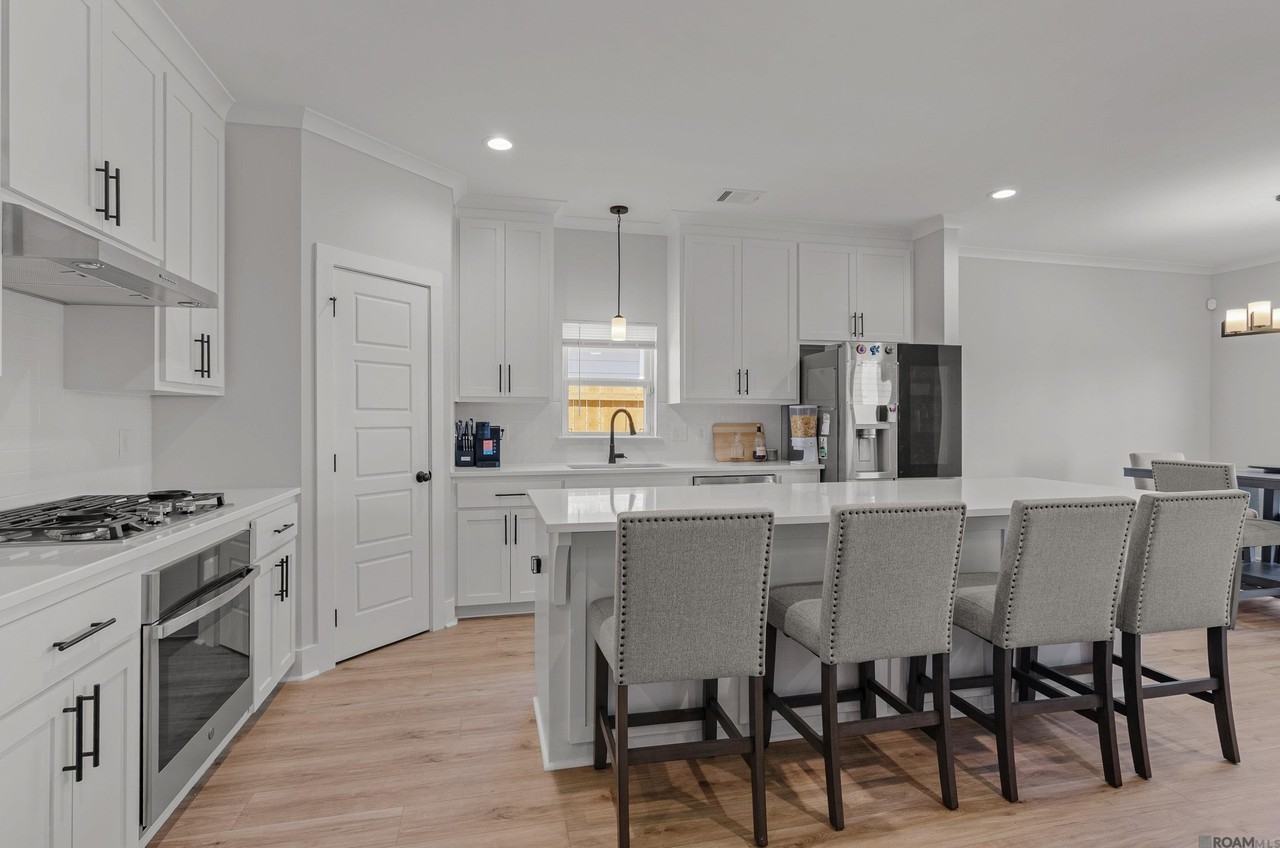 14436 Belle Maison Ave - Photo 7 of 17