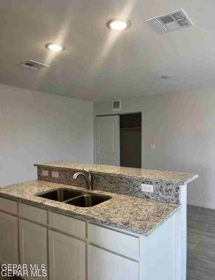 140 Keeny Ct #B - Photo 3 of 16