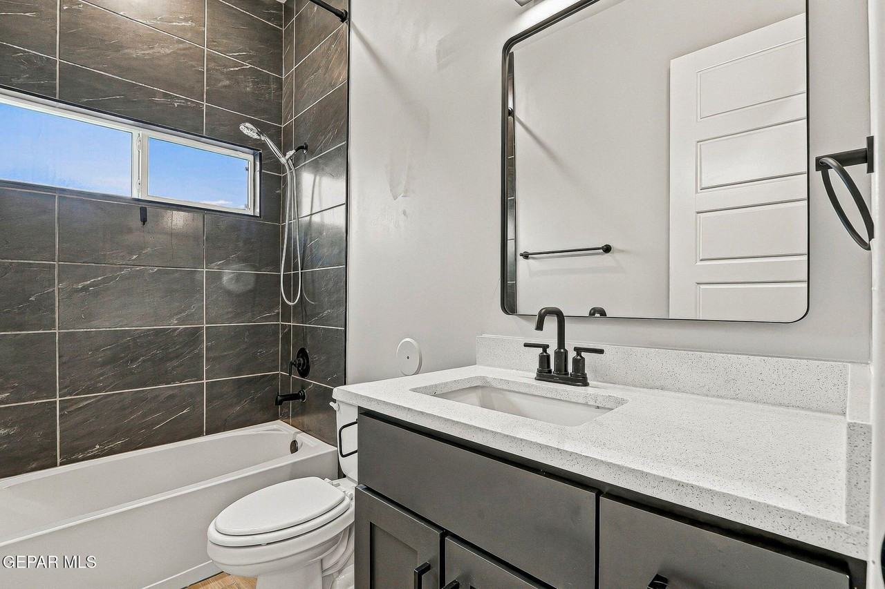 1807 Ritzy Lou Pl - Photo 6 of 34