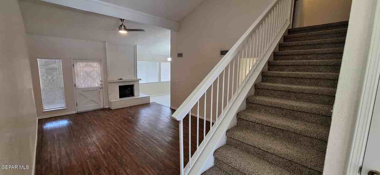 6617 Dawn Dr #C - Photo 3 of 35