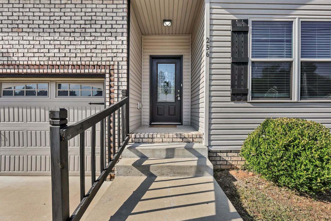 256 Azalea Dr - Photo 2 of 29