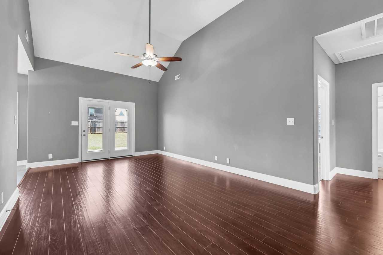 256 Azalea Dr - Photo 4 of 29