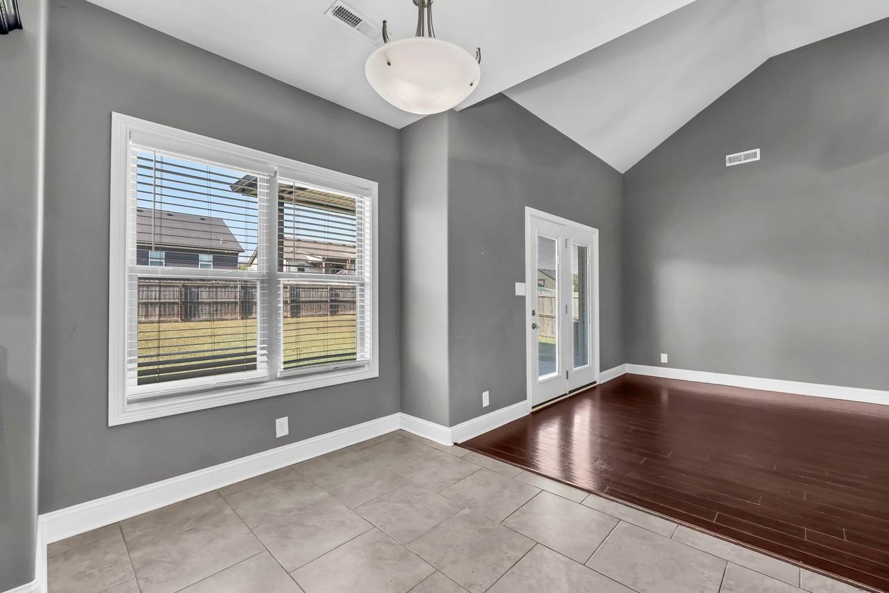 256 Azalea Dr - Photo 7 of 29