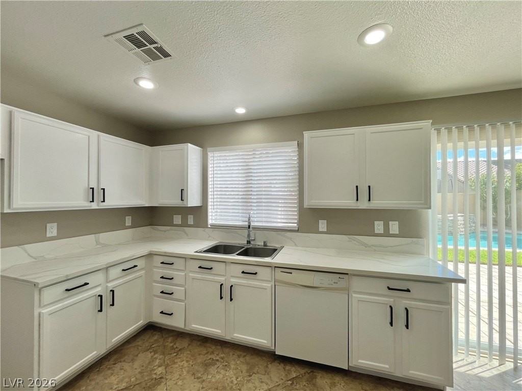 9924 Clover Field Ct - Photo 3 of 38