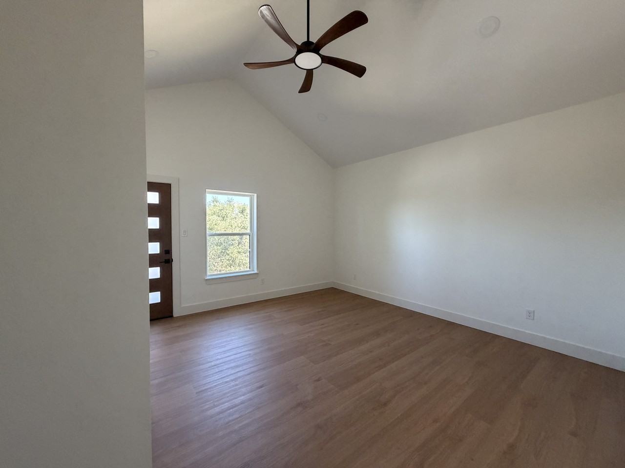 2306 E 11th St #2306 - Photo 6 of 14