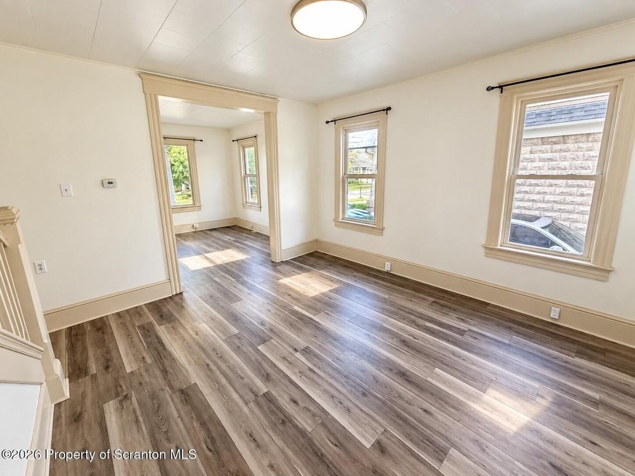 85 Tripp St - Photo 4 of 16