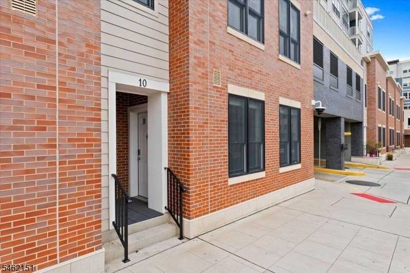 10 Ward St #102 - Photo 2 of 33