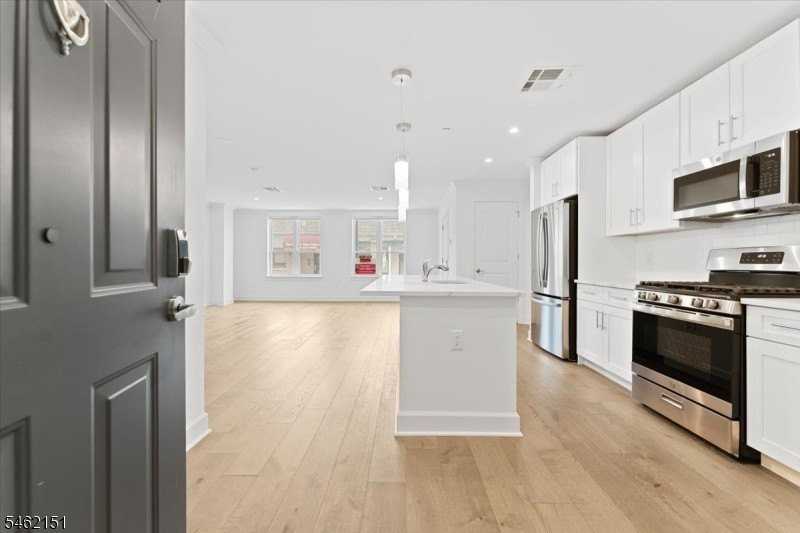 10 Ward St #102 - Photo 4 of 33
