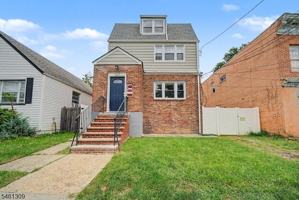 featured image of 1019 Rivington St