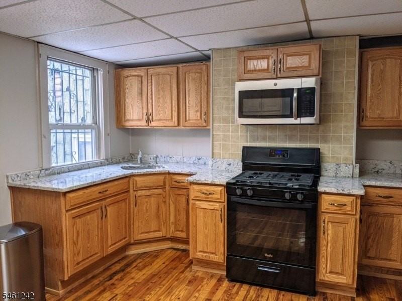 201 Clinton Ave - Photo 4 of 13