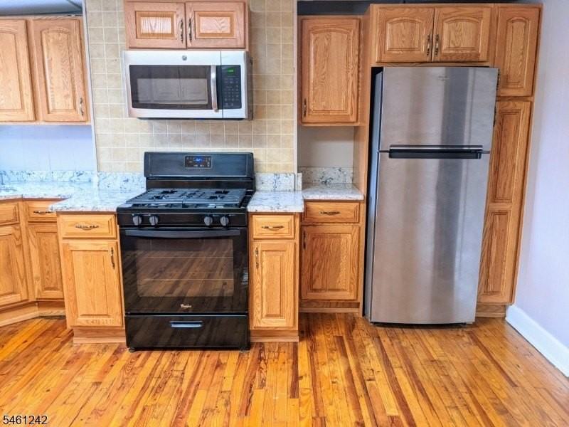 201 Clinton Ave - Photo 5 of 13