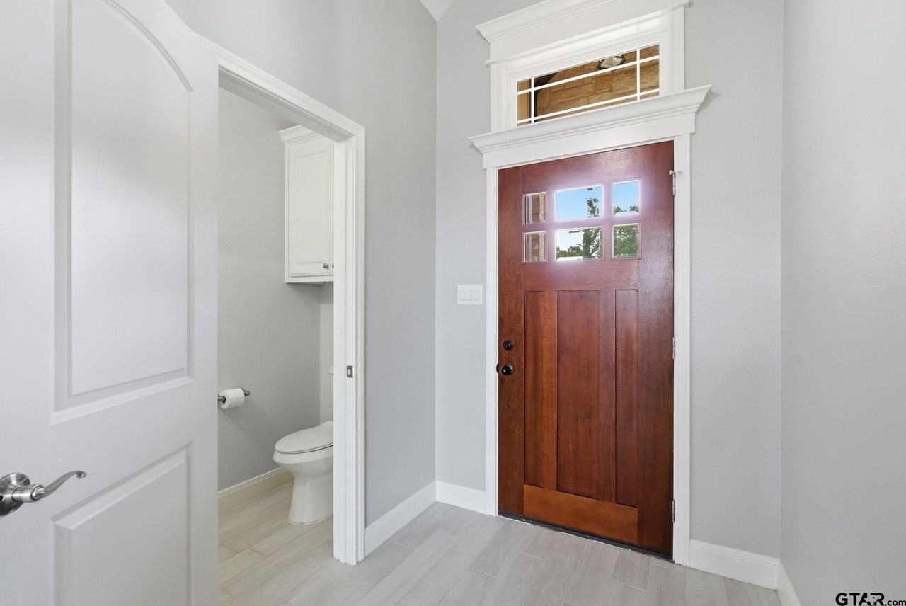 719 Liberty St - Photo 3 of 28