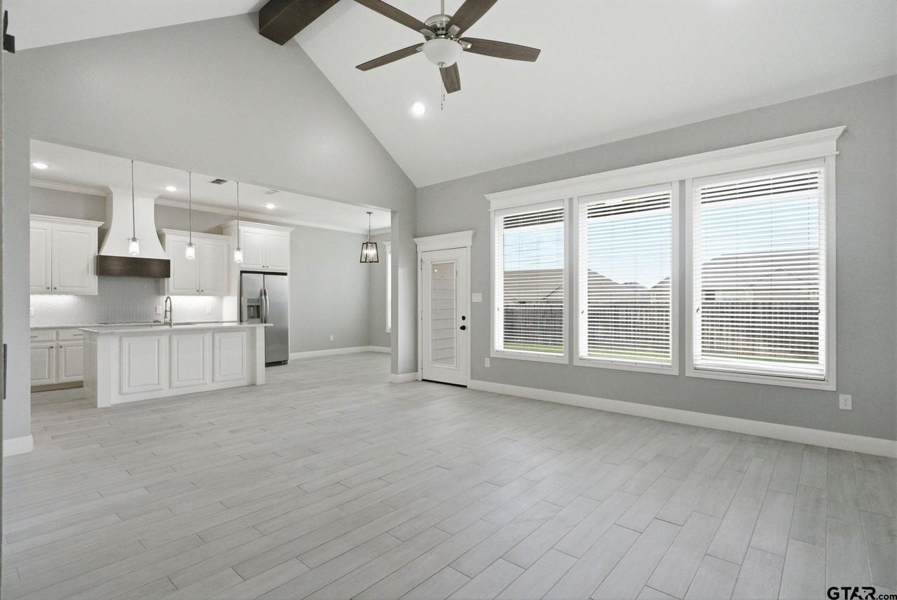 719 Liberty St - Photo 4 of 28
