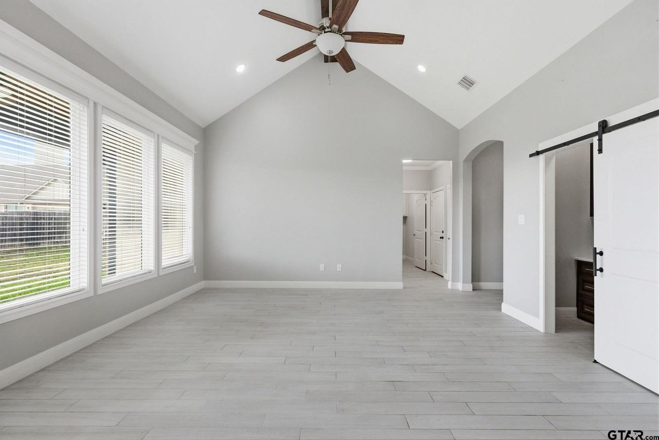 719 Liberty St - Photo 6 of 28