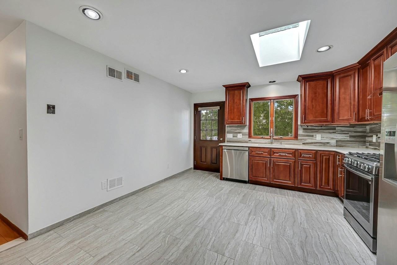 773 1st St #1 - Photo 7 of 21