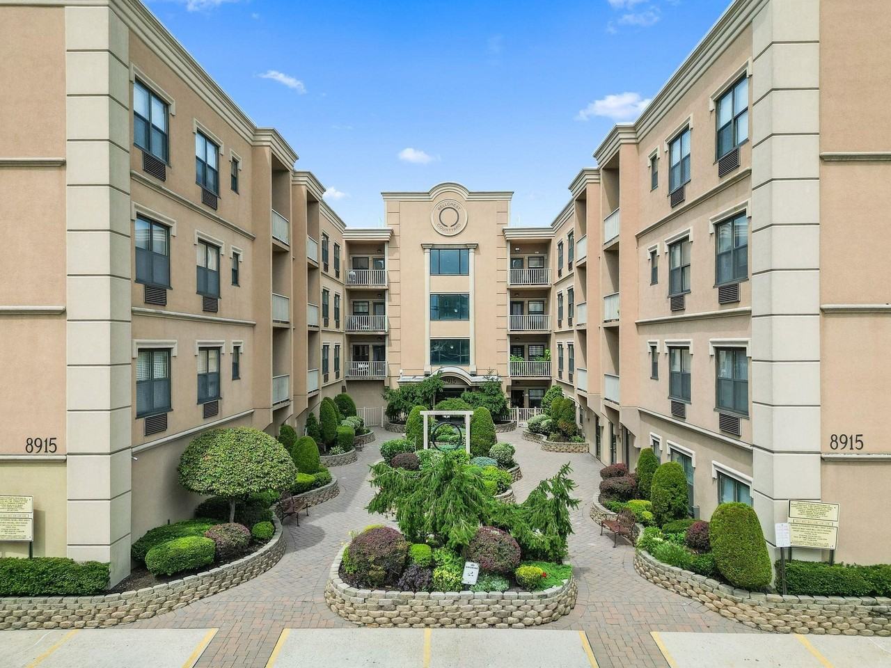 8915 Bergenwood Ave #1stFL