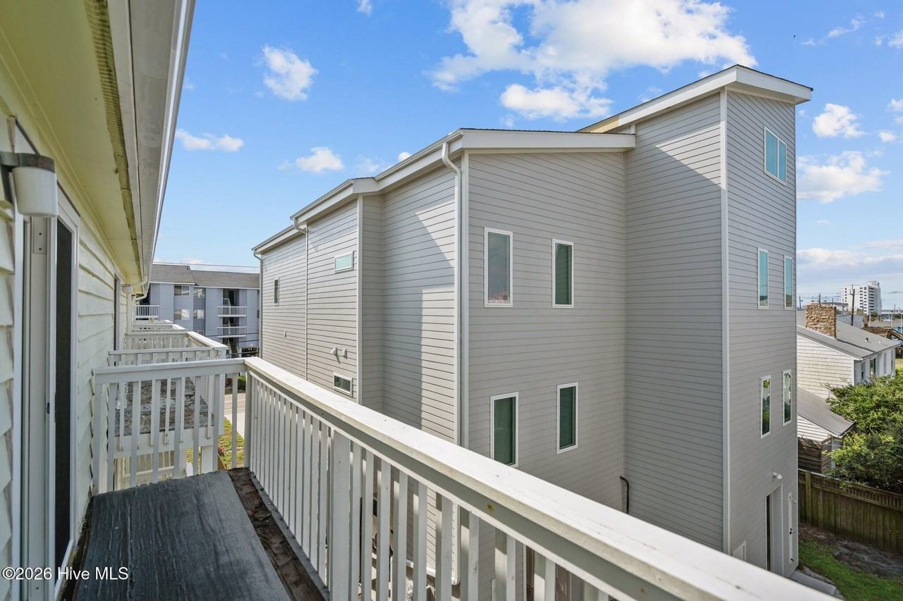 1314 Lake Park Blvd S #4 - Photo 6 of 50