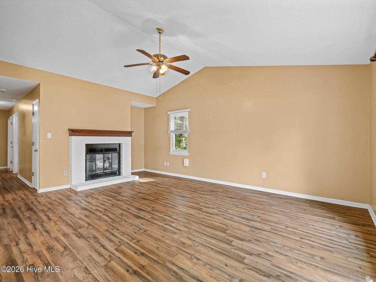 542 Shadowridge Rd - Photo 6 of 33