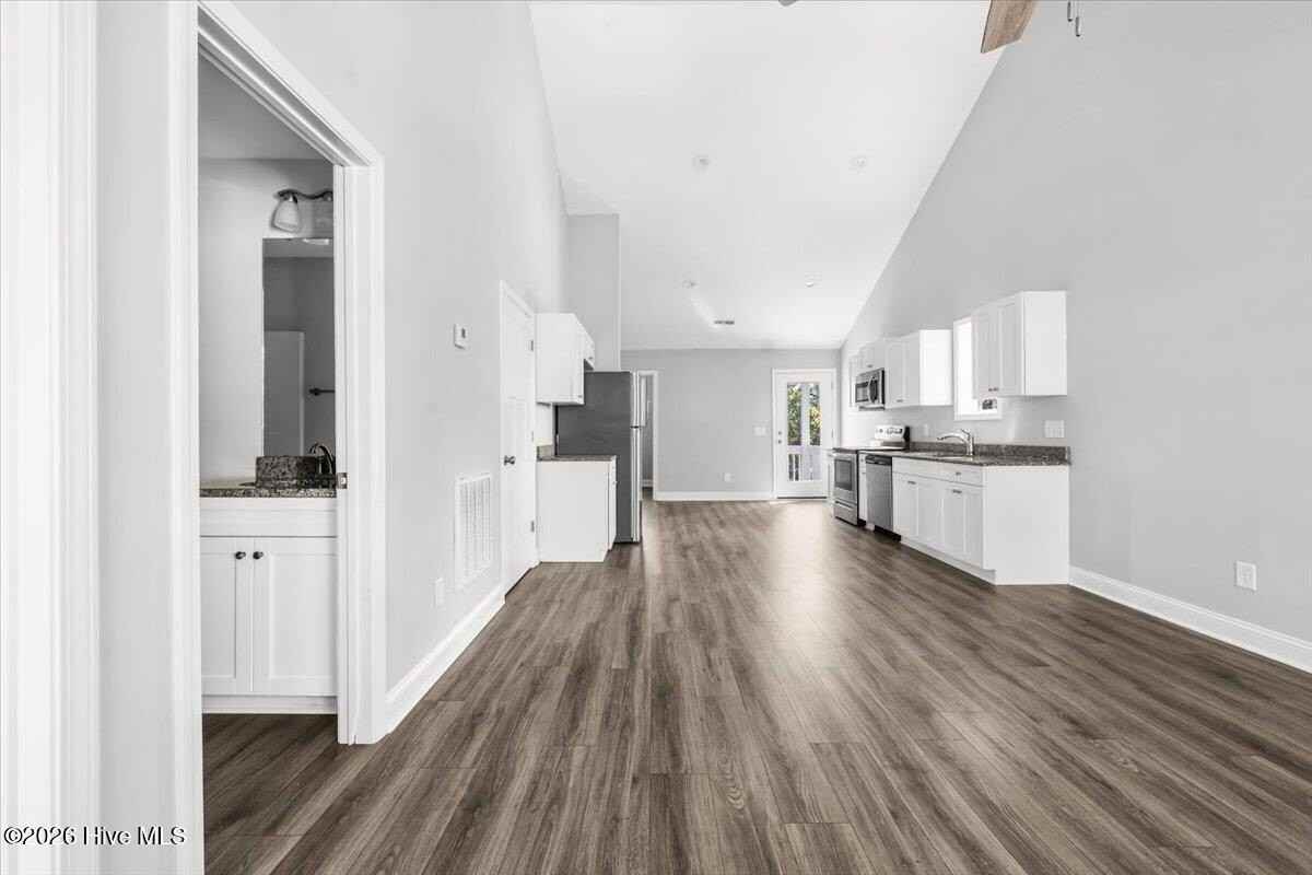 60 - 76 N Knoll Road #74 - Photo 7 of 24