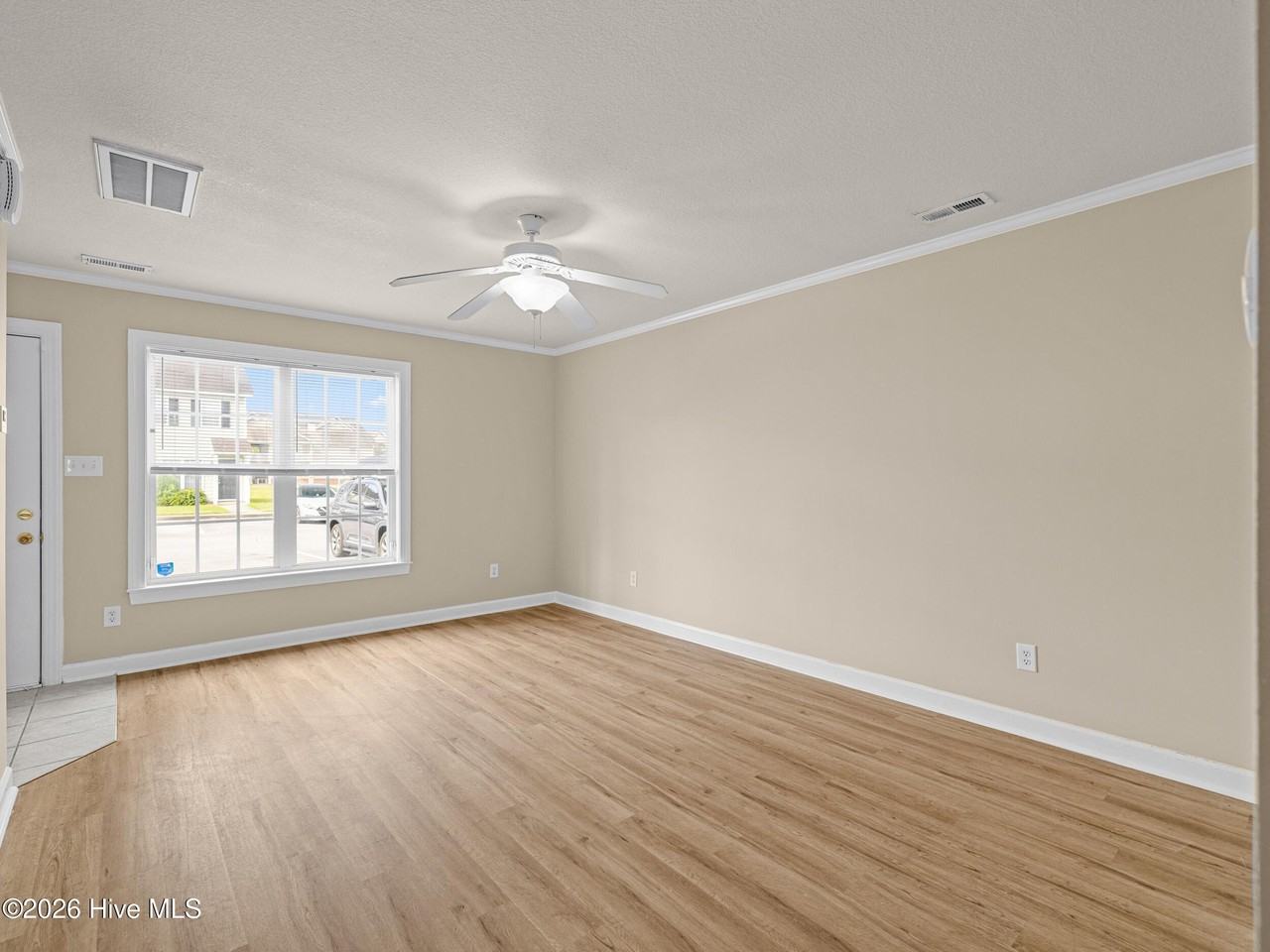 210 Bridgewood Dr - Photo 7 of 25