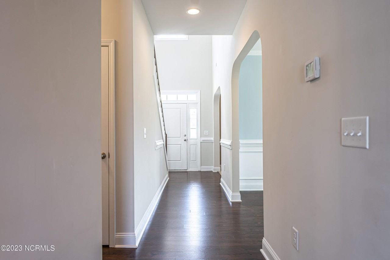 655 N Prince Henry Way - Photo 3 of 32