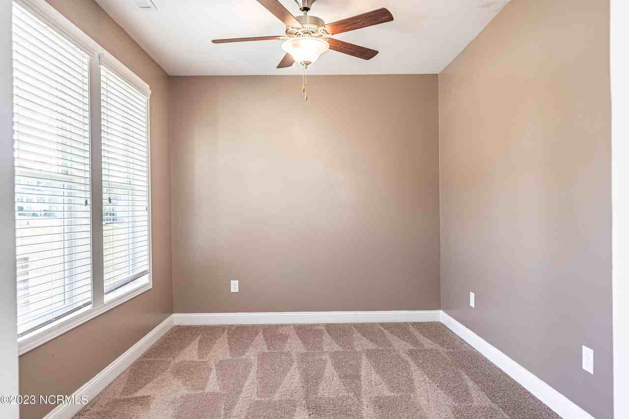 655 N Prince Henry Way - Photo 4 of 32