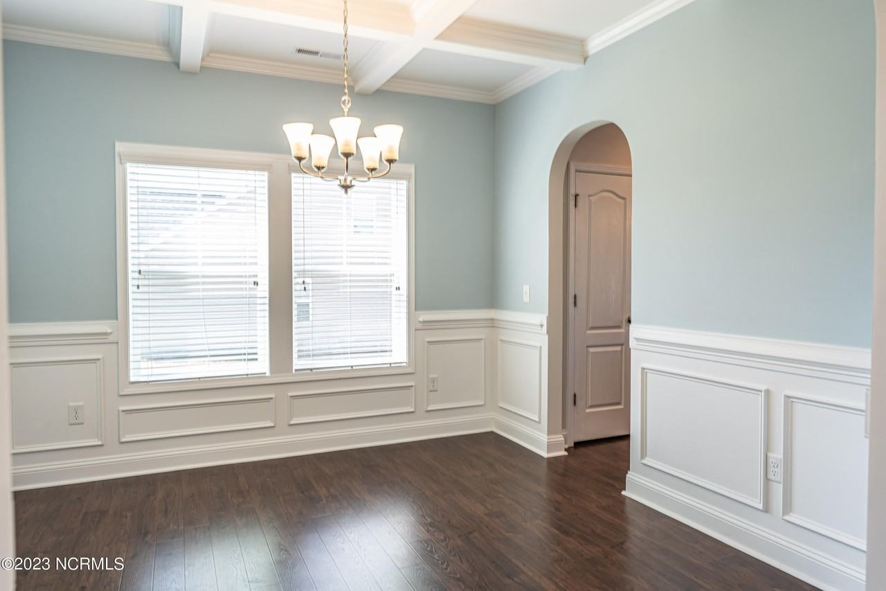 655 N Prince Henry Way - Photo 6 of 32
