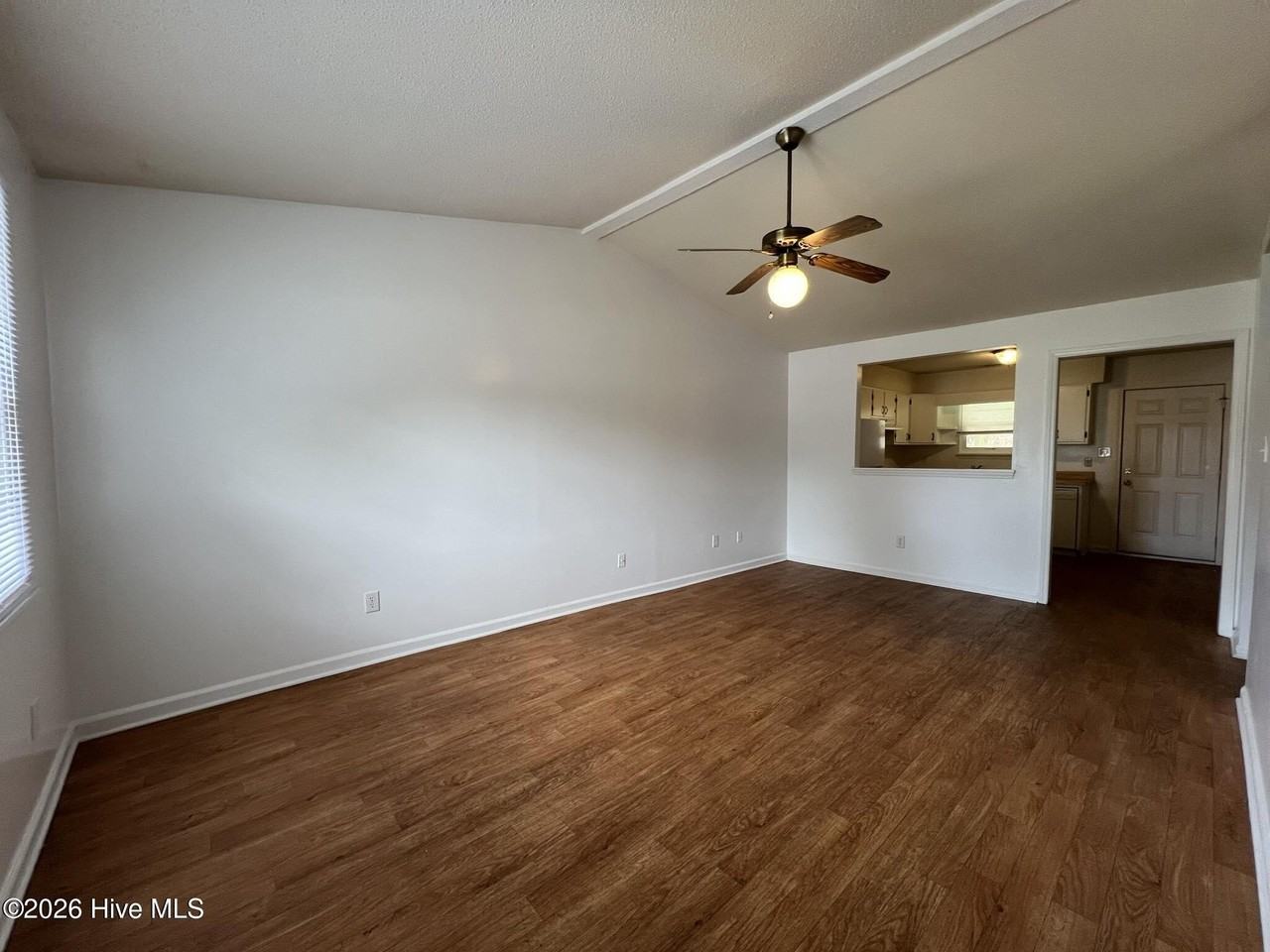 1711 Wine Press Ct - Photo 3 of 7