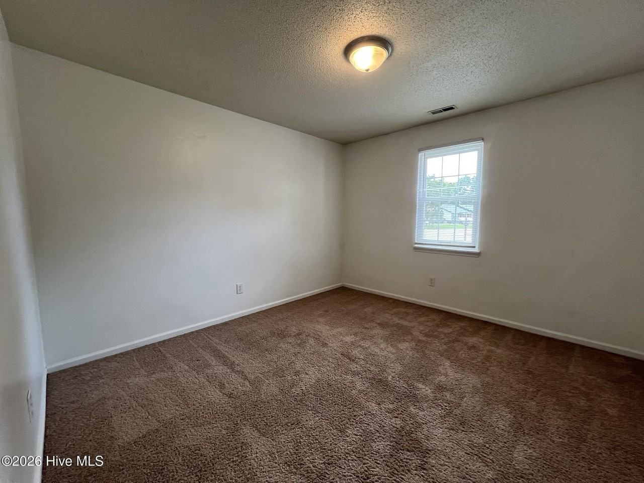 1711 Wine Press Ct - Photo 6 of 7
