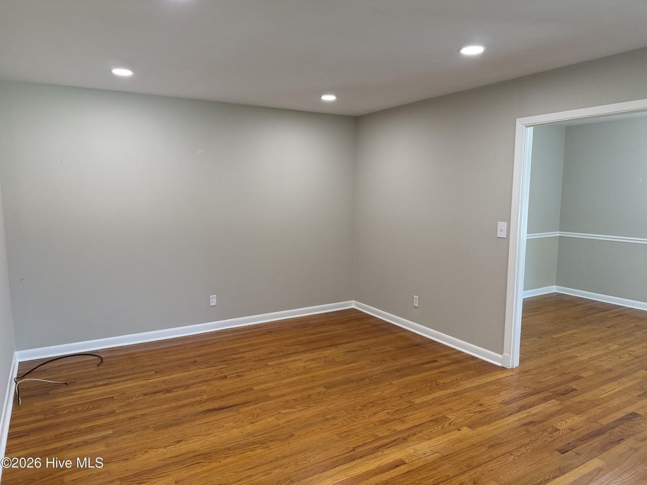 1115 Northwood Rd - Photo 7 of 31