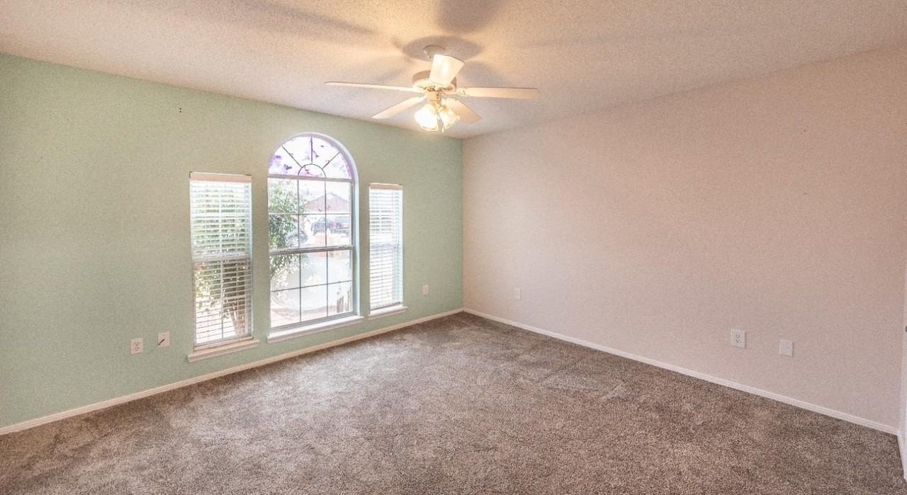 1705 77th St - Photo 7 of 10