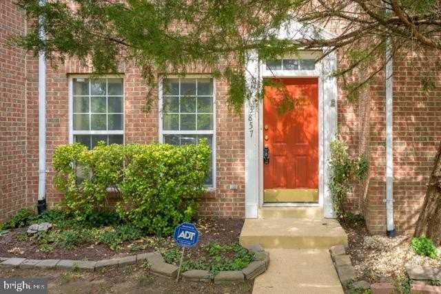 3857 Eisenhower Ave - Photo 2 of 31