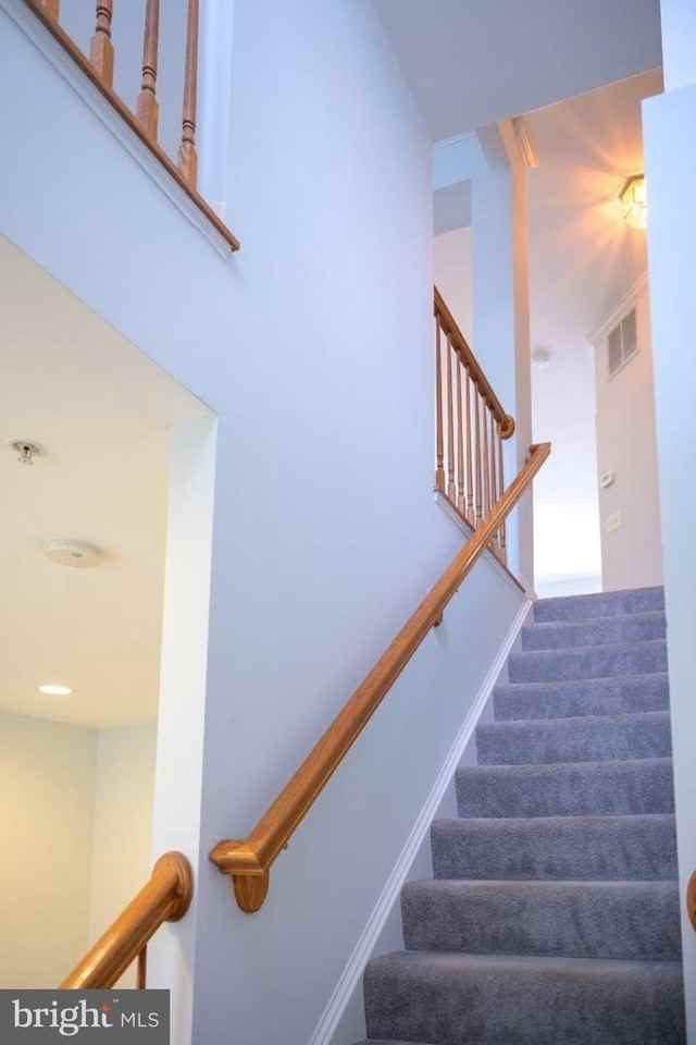 3857 Eisenhower Ave - Photo 3 of 31