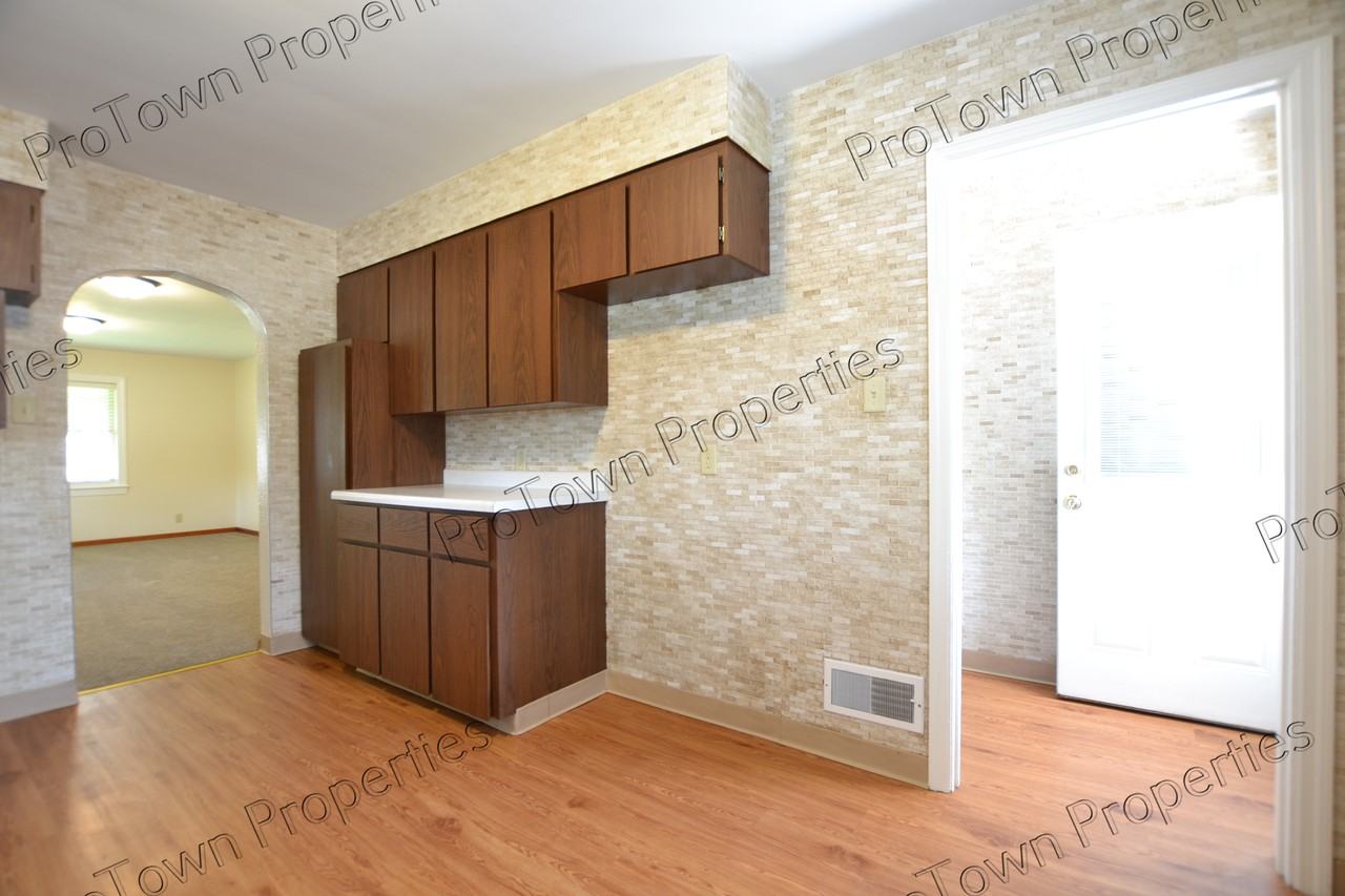 1307 Colorado Avenue - Photo 5 of 12
