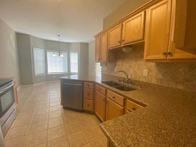 10471 Ashboro Dr - Photo 3 of 11