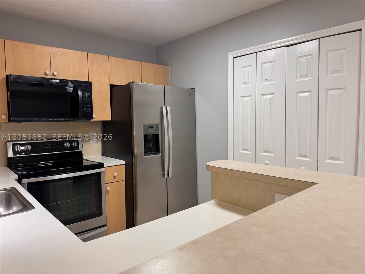 1250 Se 31st Ct #106-33 - Photo 2 of 14